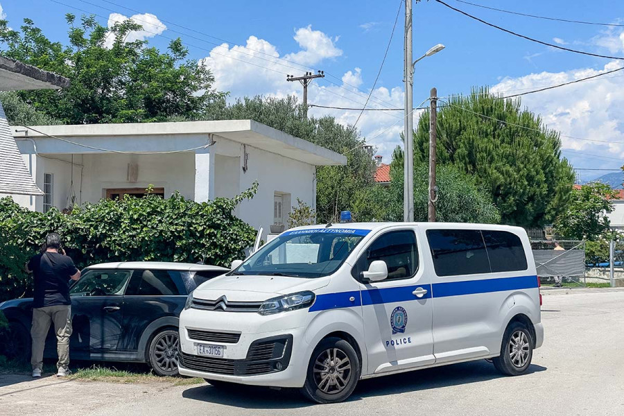 Αίγιο: Απολογείται σήμερα ο 65χρονος για την διπλή δολοφονία - Κηδεύονται μητέρα και γιος