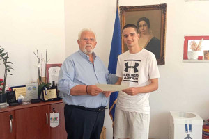 Τον πρώτο των πρώτων στις φετινές πανελλαδικές για την Ηλεία, τίμησε ο Δήμαρχος Ήλιδας
