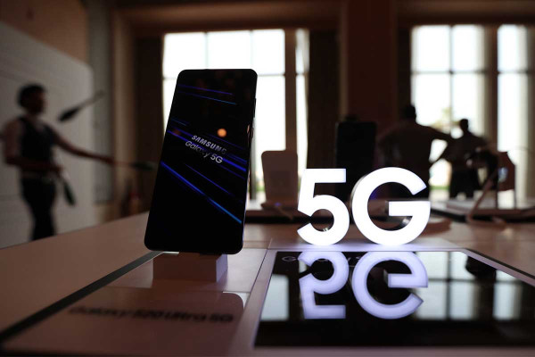 Το κουμπί ενεργοποίησης στα κινητά Samsung αποκτά νέα λειτουργία