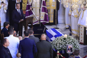 Μητσοτάκης στην κηδεία Ταγαρά: «Αποχαιρετώ έναν προσωπικό φίλο, πολύτιμο συνάδελφο»