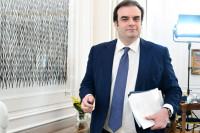 Politico: Η πρόταση Πιερρακάκη για να «γεμίσουν» τα ταμεία της ΕΕ με «...πολιτική αλά Ντράγκι»