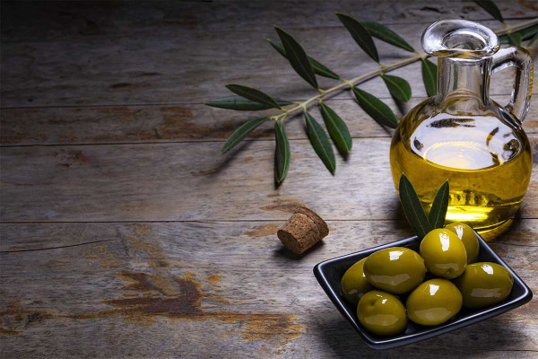 «Καμπανάκι» Χιλετζάκη για το ελαιόλαδο: «Ο “πράσινος χρυσός” θα γίνει χαμένος θησαυρός»