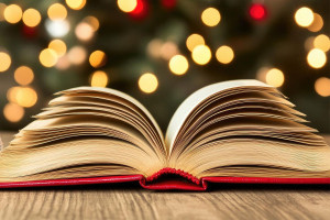 Όλη η μαγεία των Χριστουγέννων στις σελίδες ενός βιβλίου…