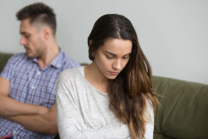 3 τρόποι με τους οποίους η πικρία «δηλητηριάζει» σιωπηλά τις σχέσεις – Τι να κάνουμε