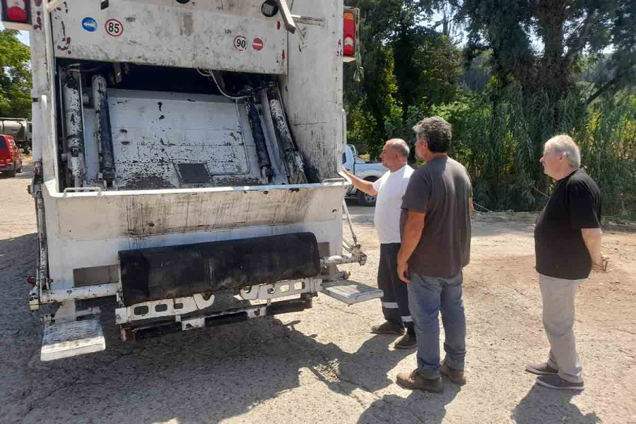 Παρελήφθη μισθωμένο απορριμματοφόρο από το Δήμο Ανδρίτσαινας-Κρεστένων