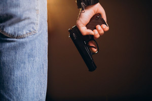 Όταν οι πολίτες παίρνουν τον νόμο στα χέρια τους - Ποινικολόγος εξηγεί τι ισχύει με τις ποινές