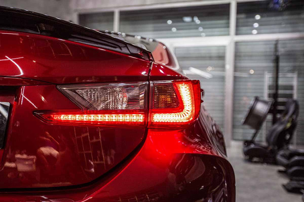 ΕΕ σε Κίνα: Περιορίστε τις εξαγωγές υβριδικών αυτοκινήτων για να μην έχουμε εμπορικό πόλεμο