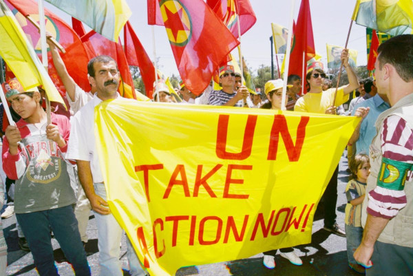 Καμπή στην Ιστορία του PKK: Αναστέλλει τη δράση του και καταθέτει τα όπλα