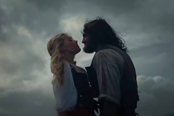 Ανεμοδαρμένα Ύψη: Κυκλοφόρησε το τρέιλερ της ταινίας με τη Μάργκοτ Ρόμπι και τον Τζέικομπ Ελόρντι