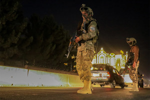 Το Πακιστάν κηρύσσει πόλεμο στο Αφγανιστάν: Μαζικοί βομβαρδισμοί και απειλές για συντριβή των Ταλιμπάν