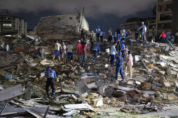 Διπλός σεισμός 7,5 και 7,2 Ρίχτερ στη Βενεζουέλα: 32 νεκροί, 700 τραυματίες
