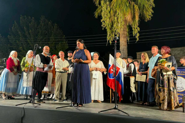 Με μεγάλη επιτυχία και πλήθος κόσμου το Φεστιβάλ Παραδοσιακού Χορού 2026 στην Ανδραβίδα