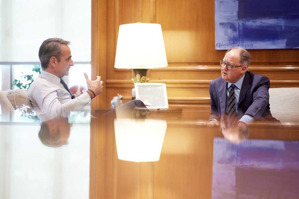 Μητσοτάκης στους FT: «Καμπανάκι» για τον πληθωρισμό λόγω Ορμούζ - Λαμβάνουμε στοχευμένα μέτρα