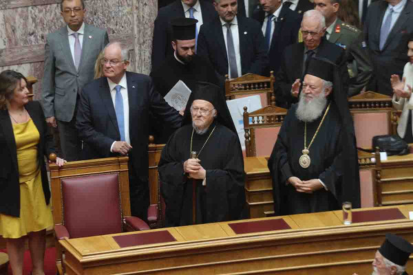Συνάντηση Κικίλια με τον Οικουμενικό Πατριάρχη Bαρθολομαίο – «Μήνυμα ενότητας σε περίοδο διεθνών προκλήσεων»