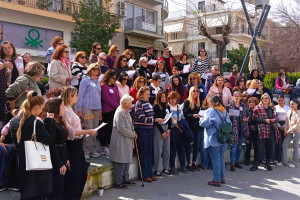 Οι γυναίκες της Αμαλιάδας τραγούδησαν «ΔΙΧΩΣ ΦΟΒΟ», σε μία ξεχωριστή δράση ευαισθητοποίησης με αφορμή τη Γιορτή της Γυναίκας
