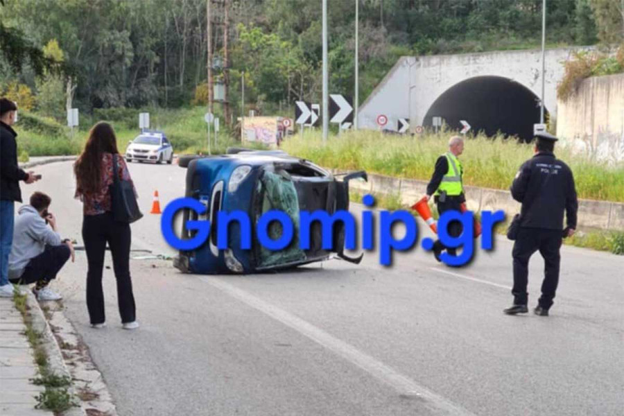 Πάτρα: Σφοδρή σύγκρουση στη μίνι περιμετρική – Ανετράπη όχημα