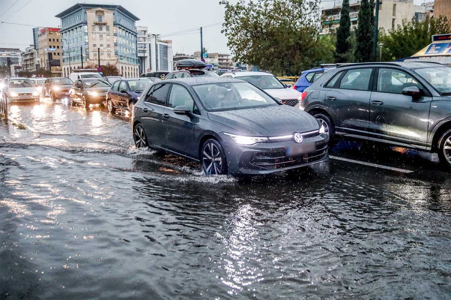 Κακοκαιρία «ADEL»: Ισχυρή καταιγίδα στην Αττική - Προβλήματα σε Ιόνιο, Πελοπόννησο και Μακεδονία