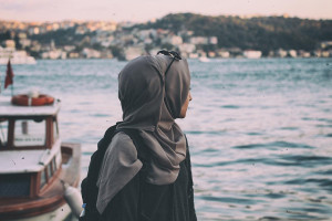 Συνελήφθη influencer με μαντήλα στην Τουρκία - Η «επίμαχη» ανάρτησή της