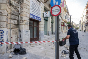 Σε κατάσταση επιφυλακής οι Αρχές μετά τον σεισμό των 6,1 Ρίχτερ στην Κρήτη - Κατολισθήσεις και ζημιές - Ανοιχτά τα σχολεία