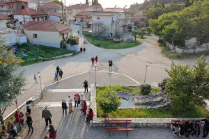 Τελετή ονοματοδοσίας του υπαίθριου χώρου άθλησης της Κοινότητας Βουλιαγμένης, σε “Γυμναστήριο Κωνσταντίνα – Ελένη Δημητροπούλου”