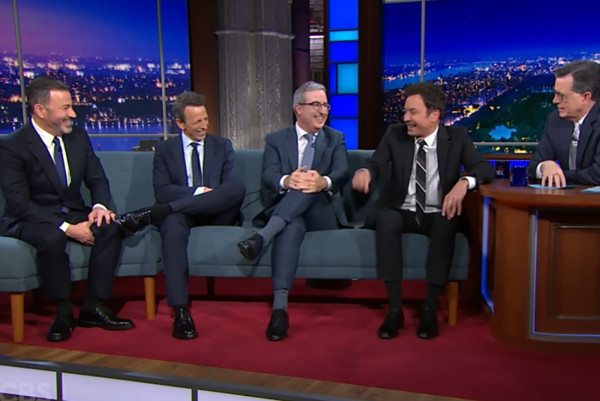Ένα ωραίο Late Night Show: 5 κορυφαίοι παρουσιαστές στην ίδια εκπομπή για να τα χώσουν στον Τραμπ