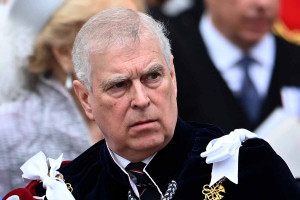 Ο λόγος της σύλληψης του έκπτωτου πρίγκιπα Άντριου, τα email στον Επστάιν που τον «έκαψαν» και τα επόμενα βήματα των Αρχών