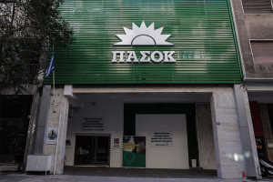 ΠΑΣΟΚ: Οι κολλημένες «βελόνες» των δημοσκοπήσεων προβληματίζουν