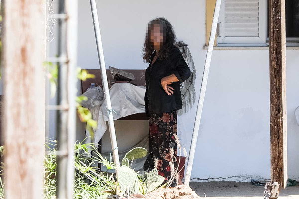 «Την ξεσηκώσαμε για να μην είναι πεθαμένη» είπε η 68χρονη για τη σορό της μητέρας της στον Μαραθώνα