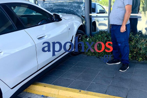 Πάτρα: Οδηγός «μπούκαρε» σε σούπερ μάρκετ – Ζημιές αλλά χωρίς τραυματισμούς