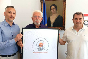 Συνάντηση του Δημάρχου Ήλιδας Χρήστου Χριστοδουλόπουλου με τη διοίκηση του Αθλητικού Συλλόγου ΗΛΙΔΑ BC, μετά την άνοδο της