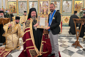 Φαρμάκης: Του απονεμήθηκε ο Χρυσός Σταυρός της Μητρόπολης Αιτωλίας και Ακαρνανίας