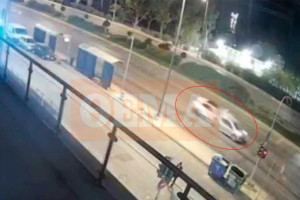 Νέο βίντεο από το θανατηφόρο τροχαίο στη Βουλιαγμένης - Αφρενάριστο έπεσε το ΙΧ στο αυτοκίνητο της 64χρονης