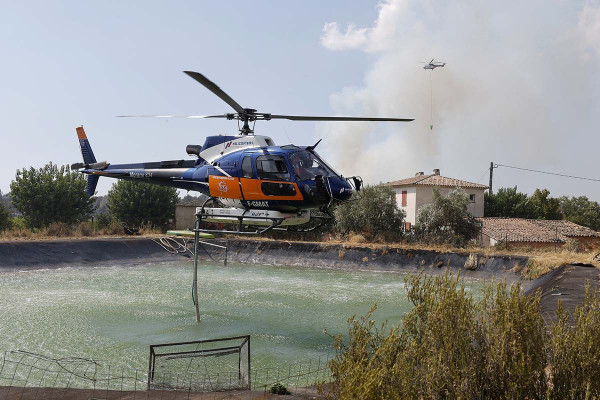 Κόλαση φωτιάς στη Γαλλία: Εκκενώνονται τα «γαλλικά Χάμπτονς»