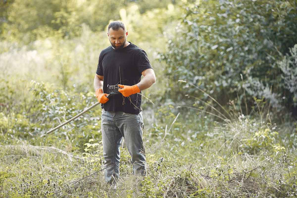 Οικόπεδα: Ποιοι είναι υποχρεωμένοι να τα καθαρίσουν