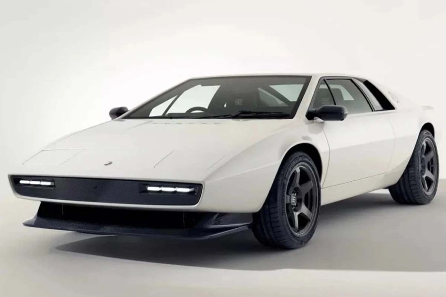 Η Lotus Esprit ξαναζεί