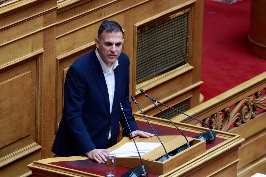 Καραμέρος: Η κυβέρνηση λέει σε 2,5 εκ. συνταξιούχους και δικαιούχους επιδομάτων να κάνουν Πάσχα με δανεικά