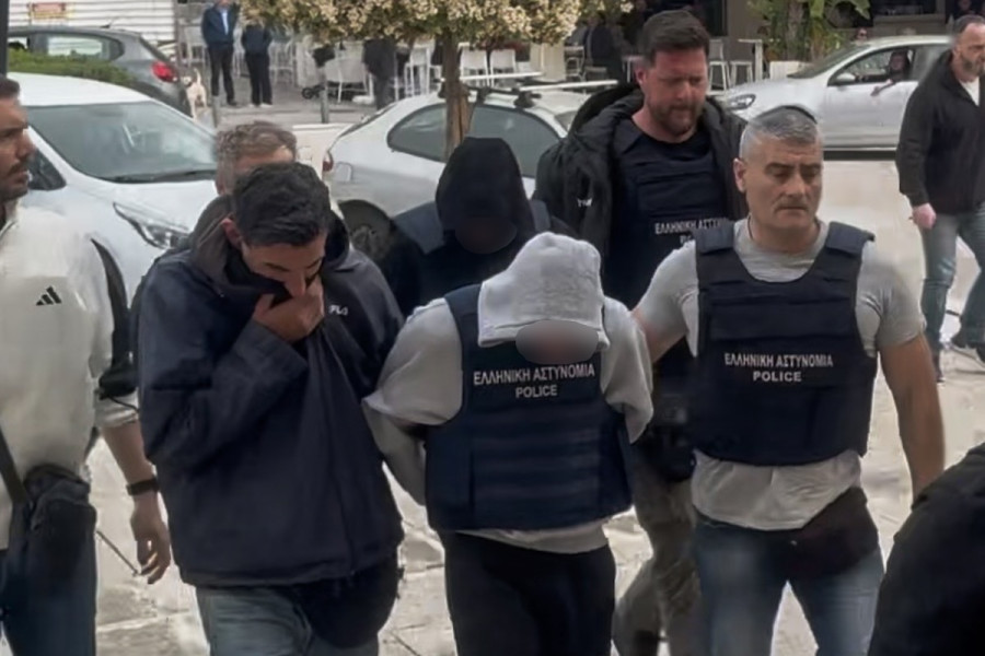 Κεφαλονιά: Προφυλακιστέοι και οι τρεις κατηγορούμενοι για τον θάνατο της Μυρτώς, «δολοφόνοι» τους φώναζαν