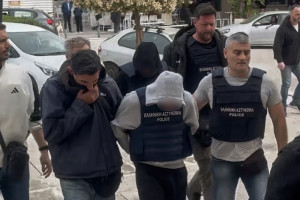 Κεφαλονιά: Προφυλακιστέοι και οι τρεις κατηγορούμενοι για τον θάνατο της Μυρτώς, «δολοφόνοι» τους φώναζαν