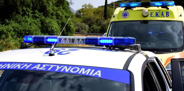 Αυτοκίνητο έπεσε στο γκρεμό - Μεγάλη επιχείρηση για τον απεγκλωβισμό γυναίκας
