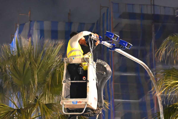 Έξυπνες κάμερες με χαμηλό... IQ: Παράβαση για κινητό σε οδηγό που έξυνε το αυτί του