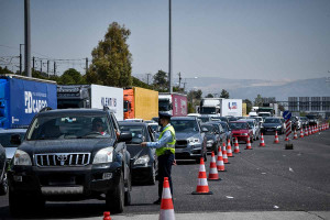 Ποια τα μέτρα της Τροχαίας ενόψει Δεκαπενταύγουστου - Μπλόκα για ταχύτητα, κράνος και αλκοτέστ