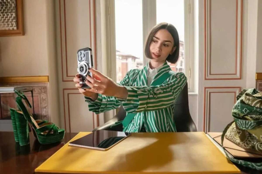 Emily in Paris: Στις 18 Δεκεμβρίου κάνει πρεμιέρα η πέμπτη σεζόν της σειράς - Δείτε τις πρώτες φωτογραφίες