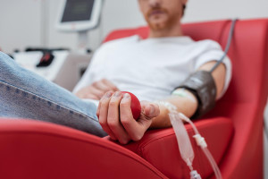 «Ναι» από τον FDA σε ρομπότ που κάνει μόνο του αιμοληψία – Δείτε βίντεο