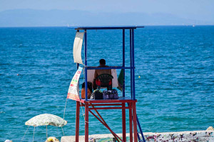Από 1η Ιουνίου βγαίνουν στις παραλίες οι ναυαγοσώστες