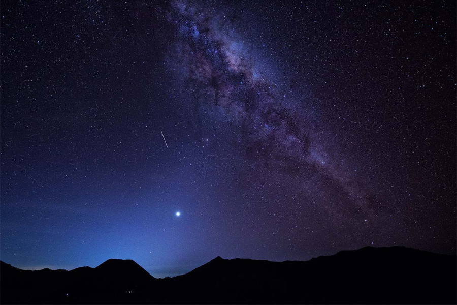 ESA και Αστεροσκοπείο Αθηνών ερευνούν τους κινδύνους των μετεωροειδών - Τι δείχνουν οι εκλάμψεις στη Σελήνη
