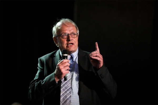 Οργισμένος ο Τσελέντης με τον Γ. Παπαδόπουλο για την Κυλλήνη: Οι σεισμολόγοι δεν είναι μπακάληδες και δεν γράφουν τα βερεσέ χρωστούμενα Ρίχτερ σε τεφτέρια!