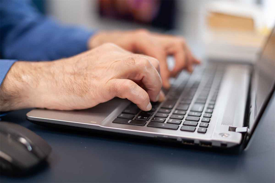 78χρονος με ψεύτικο προφίλ στα social media απειλούσε 45χρονη στον Βόλο ότι θα δημοσιοποιήσει προσωπικά της δεδομένα
