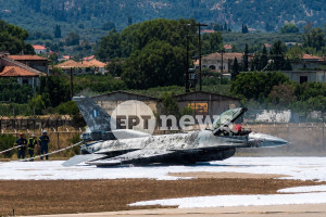 Ζάκυνθος: Απομακρύνθηκε το F-16 που είχε κάνει αναγκαστική προσγείωση - Άνοιξε το αεροδρόμιο