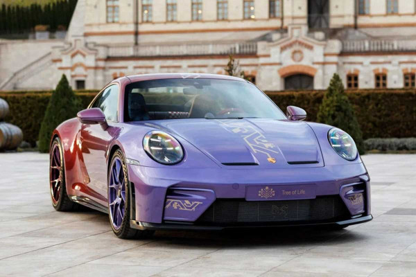 Η Porsche δημιούργησε μία μοναδική 911 GT3 που αλλάζει χρώμα ανάλογα με τη γωνία