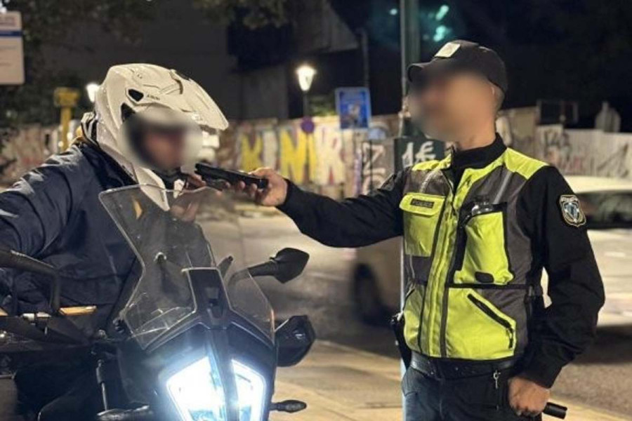 Μπορούν το νερό, ο καφές ή σοκολάτα να σας γλιτώσουν από το αλκοτέστ;